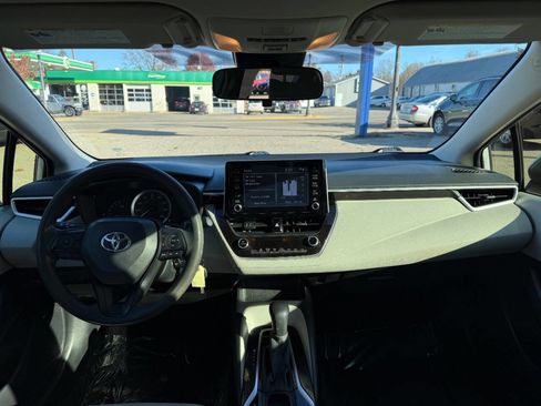 Used 2020 Toyota Corolla LE image 26