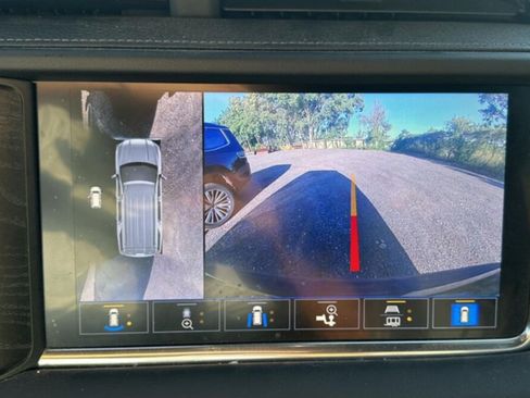 Used 2021 GMC Yukon Denali w/ Denali Ultimate Package AWD/4WD image 11