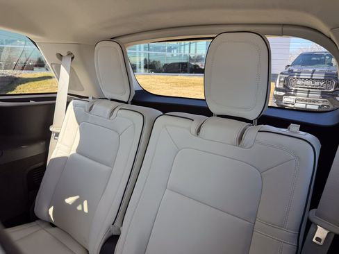 Certified 2023 Lincoln Aviator Black Label image 15