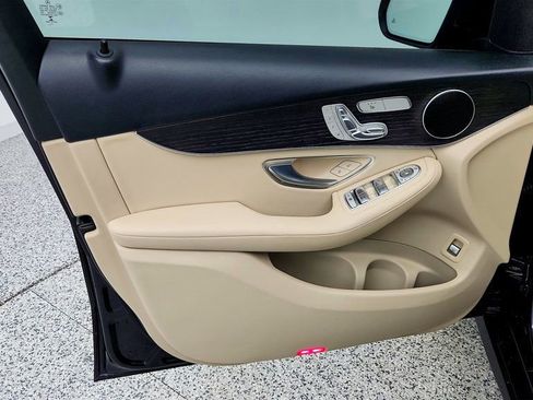 Used 2022 Mercedes-Benz GLC 300 4MATIC image 11