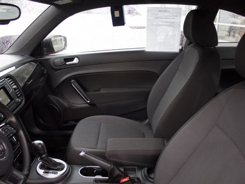 Used 2016 Volkswagen Beetle 1.8T S image 11