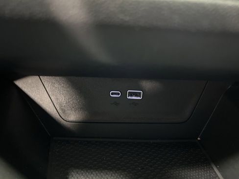 Used 2026 Chevrolet Equinox LT FWD image 36
