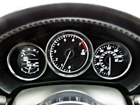 Used 2018 MAZDA MX-5 Miata Grand Touring RWD image 18