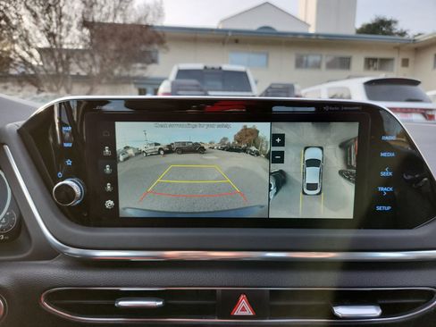 Used 2022 Hyundai Sonata Limited w/ Preferred Accessory Package image 24