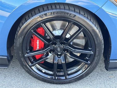 Certified 2020 Ford Mustang Shelby GT500 w/ Technology Package image 38