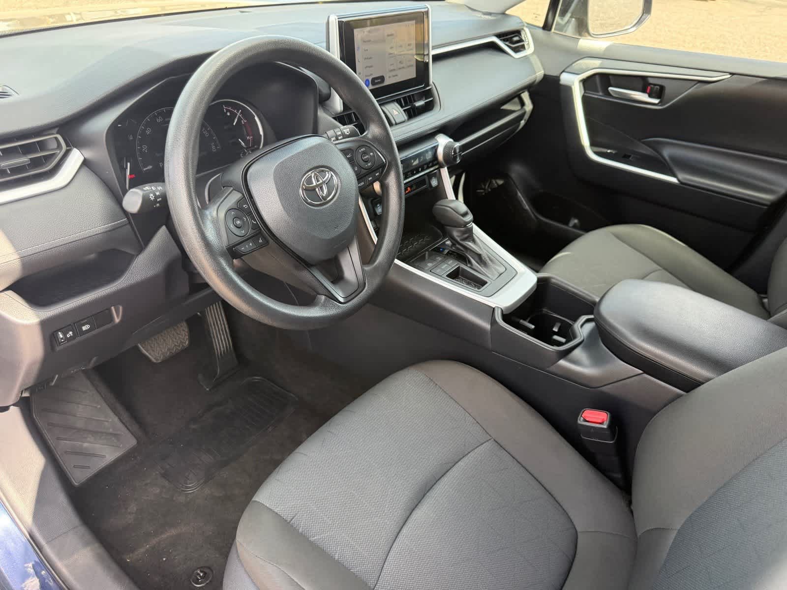 Used 2025 Toyota RAV4 XLE FWD image 12