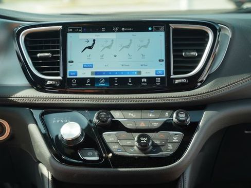 New 2026 Chrysler Pacifica Pinnacle image 29