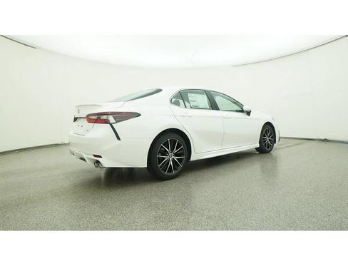 Used 2023 Toyota Camry SE FWD image 31