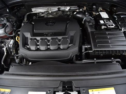 Certified 2023 Volkswagen Tiguan SE R-Line image 26