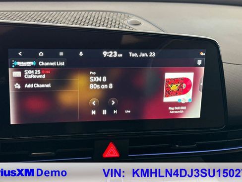 Used 2025 Hyundai Elantra Limited FWD image 32