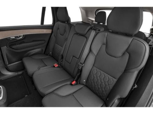 Used 2025 Volvo XC90 B6 Plus AWD/4WD image 13