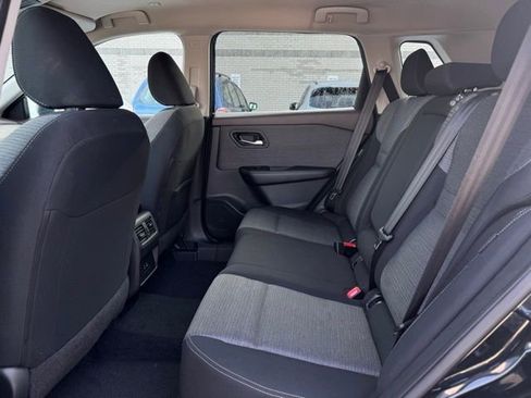 Used 2023 Nissan Rogue SV image 16