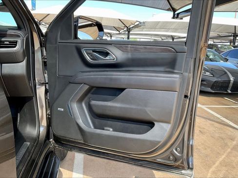 Used 2021 Chevrolet Tahoe LT w/ LT Signature Package image 23