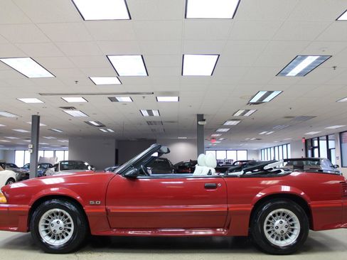 Used 1987 Ford Mustang GT RWD image 25