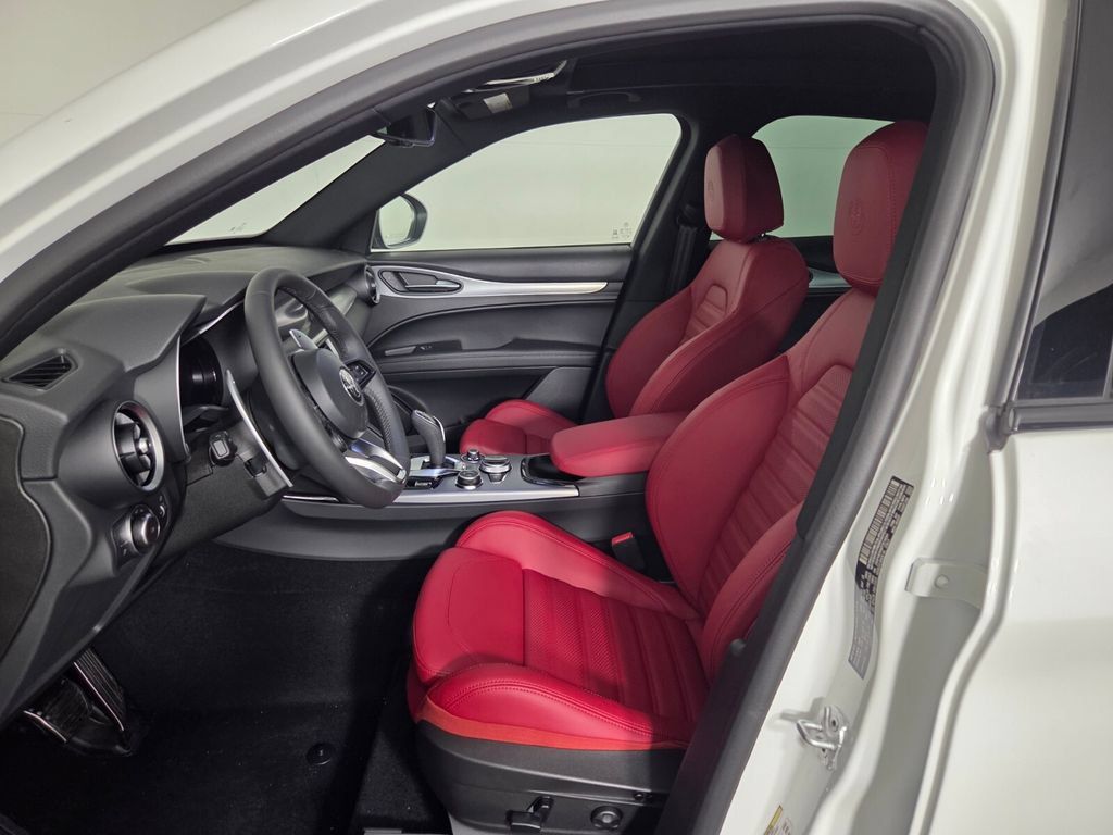 New 2026 Alfa Romeo Stelvio Sprint w/ Convenience Package AWD/4WD image 9