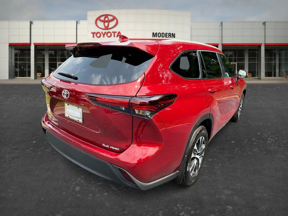 Certified 2026 Toyota Highlander XLE AWD/4WD image 5