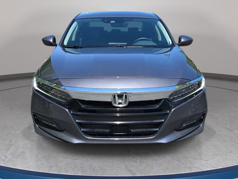 Used 2018 Honda Accord Touring image 2