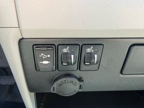 Used 2015 Toyota Sienna XLE w/ XLE Navigation Package image 31