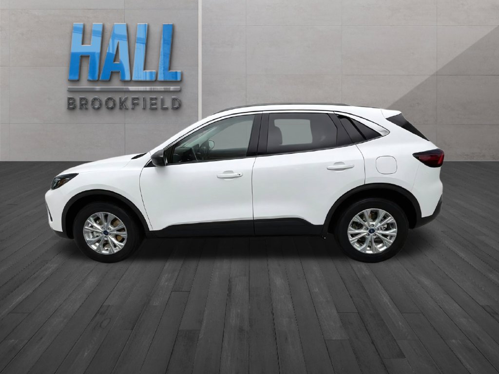 Used 2023 Ford Escape Active AWD/4WD image 2