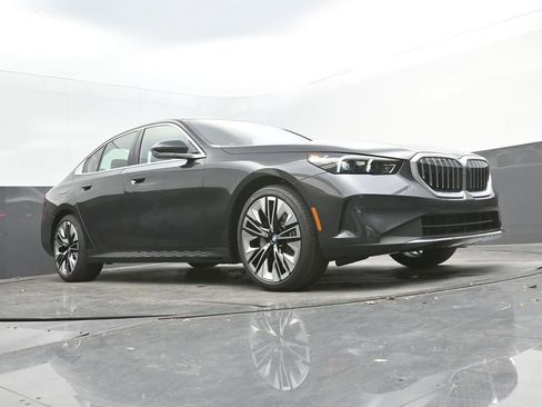 New 2026 BMW 530i w/ Premium Package image 48