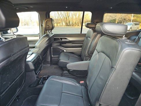 Used 2023 Jeep Wagoneer Series II image 18