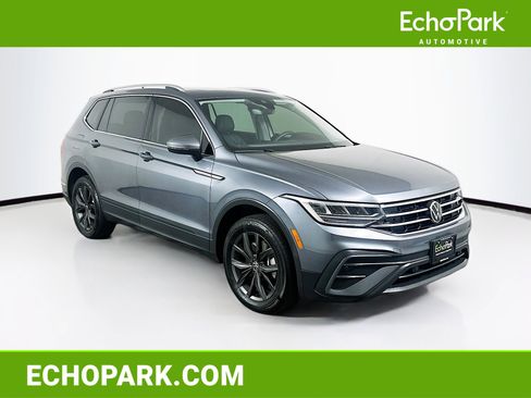 Used 2023 Volkswagen Tiguan SE image 1
