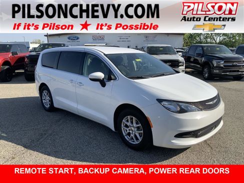 Used 2023 Chrysler Voyager LX FWD image 1