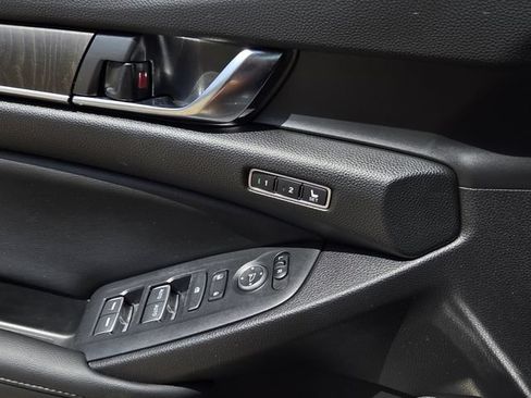 Used 2022 Honda Accord Touring image 19