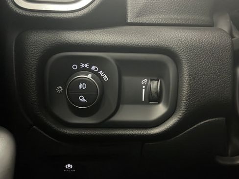 Used 2023 RAM 1500 Big Horn AWD/4WD image 28