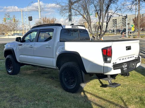 Used 2021 Toyota Tacoma TRD Pro AWD/4WD image 10