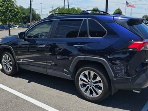 Used 2019 Toyota RAV4 Limited w/ Advanced Technology Package FWD image 3
