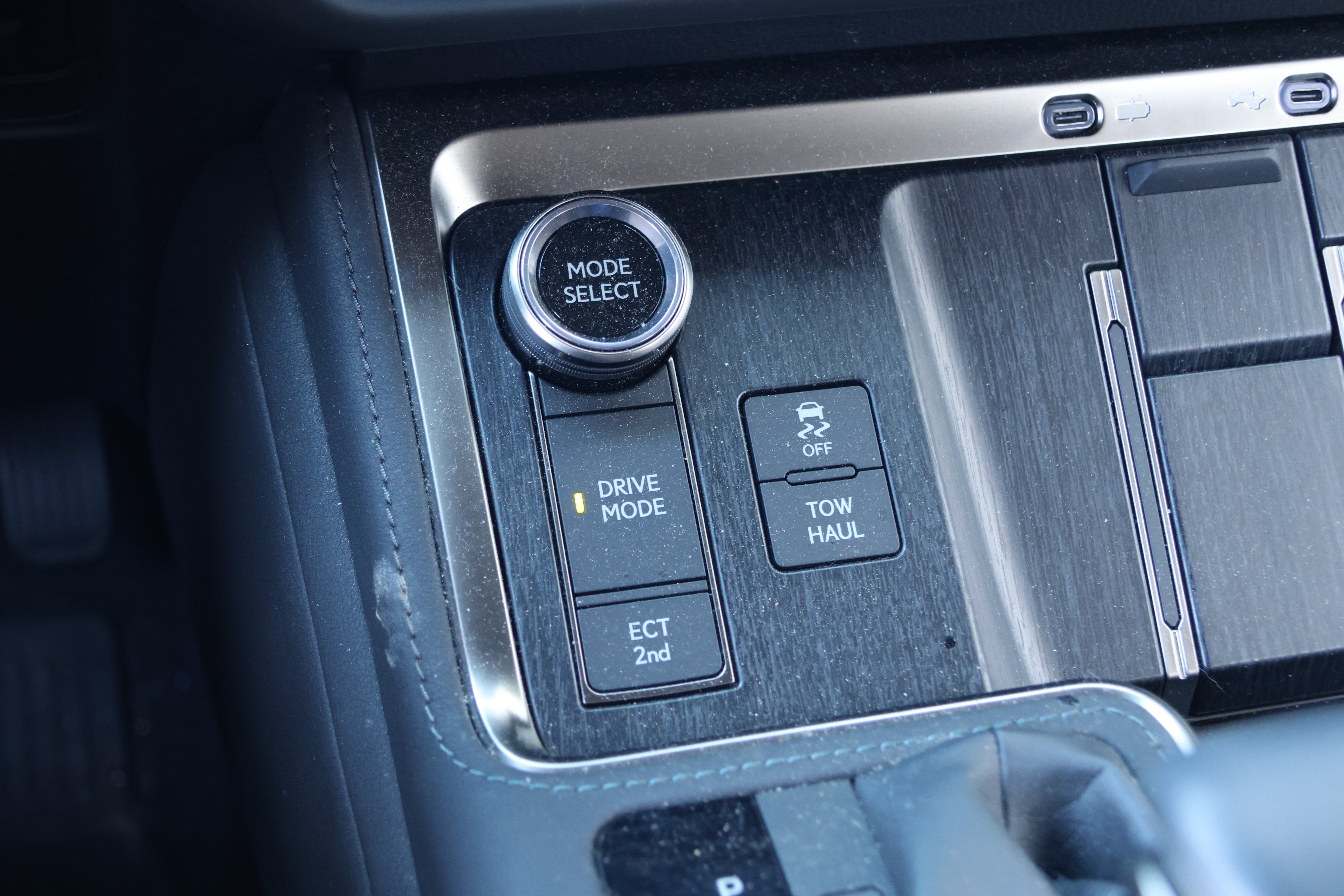 Used 2024 Lexus GX 550 w/ Accessory Package (Z1) AWD/4WD image 24