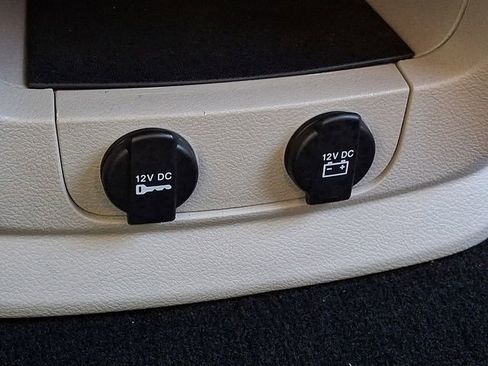 Used 2017 Dodge Grand Caravan SE w/ UConnect Hands-Free Group FWD image 26
