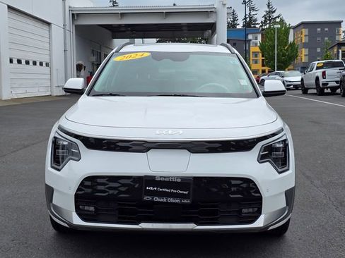 Certified 2024 Kia Niro Wave w/ Wave Preserve Package FWD image 9