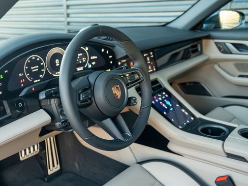 Used 2025 Porsche Taycan 4S image 4