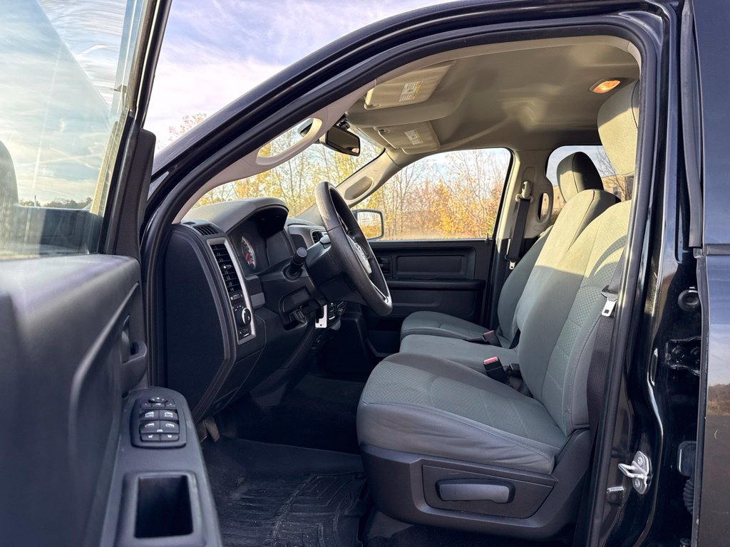Used 2015 RAM 1500 Express AWD/4WD image 9