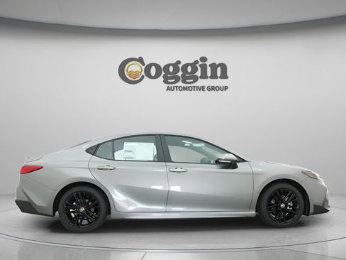 New 2026 Toyota Camry SE FWD image 21