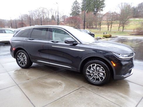 New 2026 Lincoln Nautilus Premier image 29