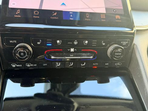 Used 2021 Jeep Grand Cherokee L Limited w/ Luxury Tech Group II AWD/4WD image 19
