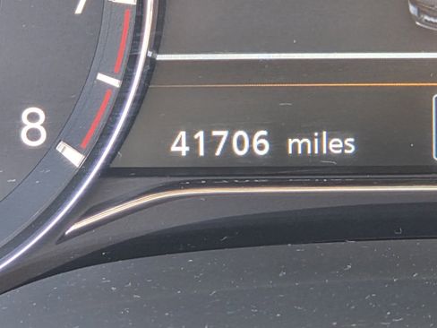 Used 2024 INFINITI QX80 Sensory image 24