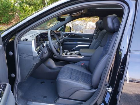 New 2026 Cadillac Escalade IQL Luxury image 12