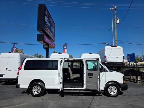 Used 2014 Chevrolet Express 3500 LS image 5