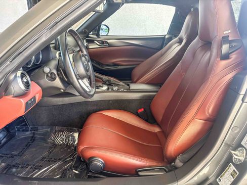 Used 2019 MAZDA MX-5 Miata RF Grand Touring image 16