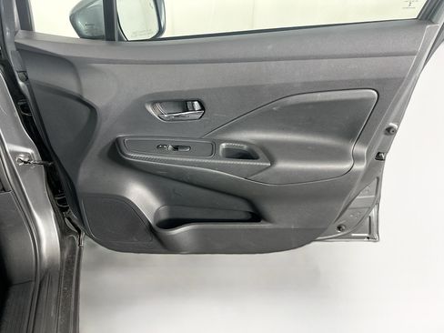 Used 2025 Nissan Versa SV FWD image 29