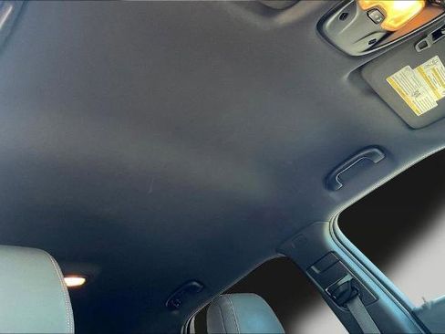 Used 2023 Chevrolet TrailBlazer RS w/ Convenience Package image 28