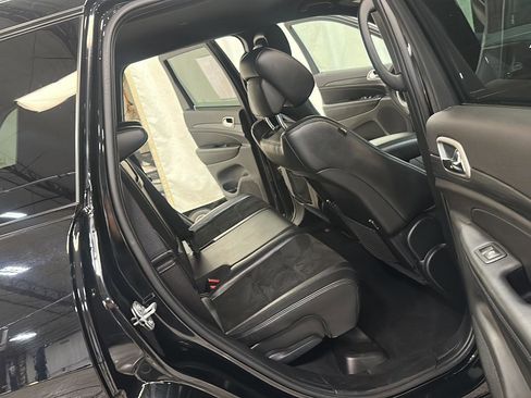 Used 2020 Jeep Grand Cherokee Altitude image 30