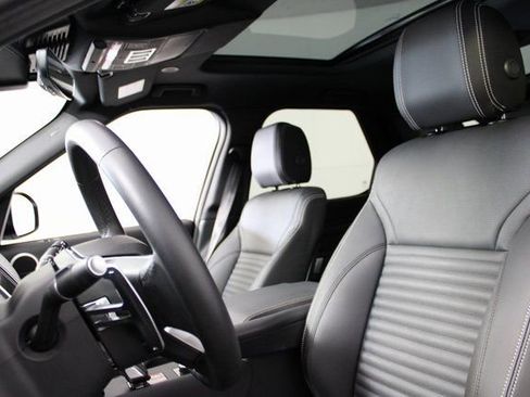 Used 2023 Land Rover Discovery S R-Dynamic image 14