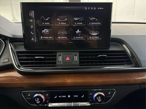 Used 2021 Audi Q5 2.0T Premium Plus w/ Premium Plus Package AWD/4WD image 19