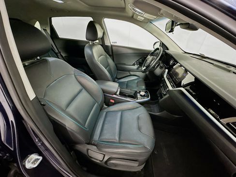 Used 2022 Kia Niro EX Premium image 32