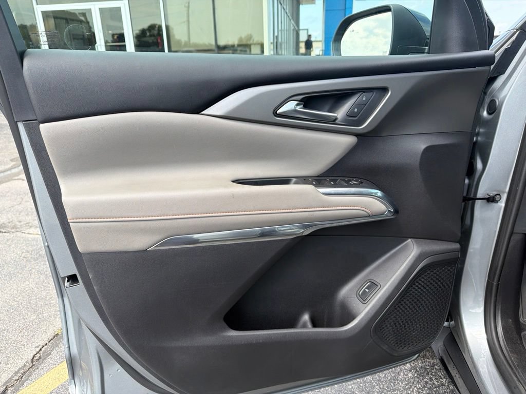 Used 2026 Chevrolet Traverse LT w/ Driver Confidence Package FWD image 21